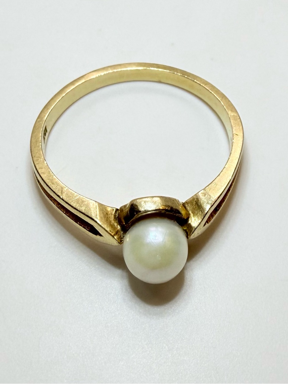 Solid 10K Yellow Gold Pearl Ring | Dainty Vintage Estate Jewelry